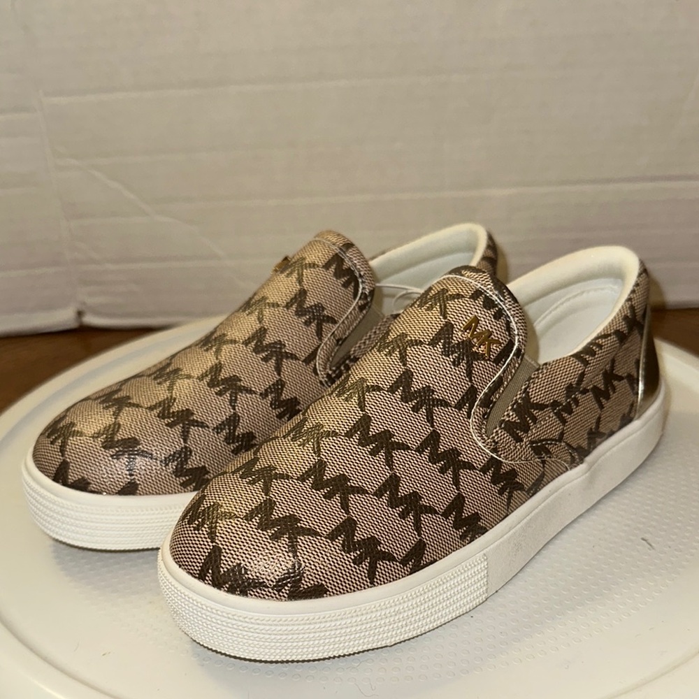 🆕Michael Kors Slip On Sneakers
